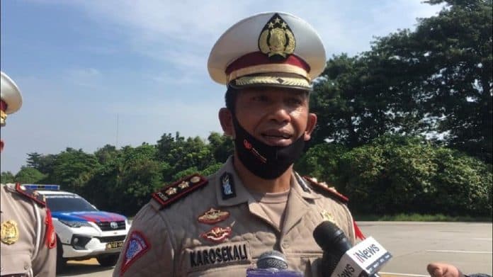 akbp_dermawan_karosekali_dikeroyok_komandannya_ngamuk_ke_massa_pp_sini_kalian