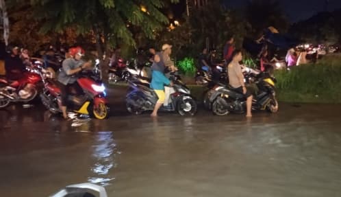 akibat_hujan_banjir_terjadi_di_beberapa_wilayah_medan