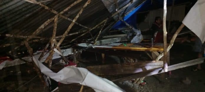akibat_hujan_deras_rumah_warga_siantar_hancur_ditimpa_tembok_sd