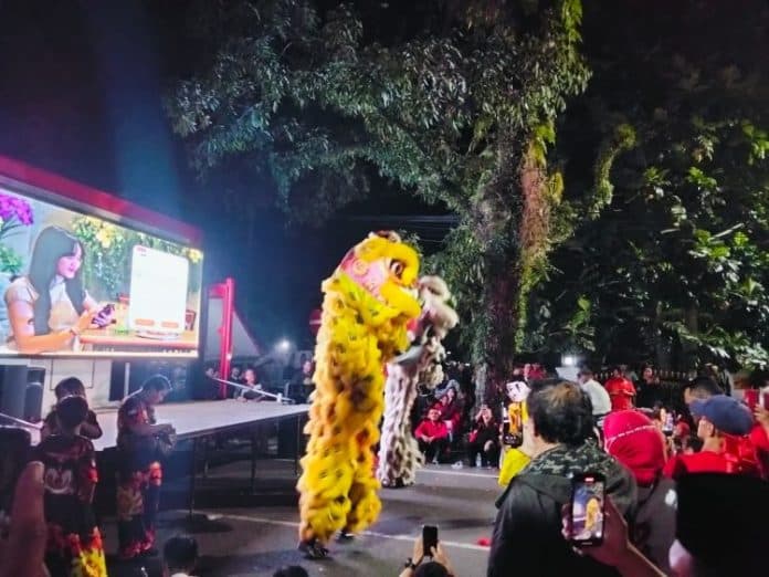 aksi_barongsai_warnai_debat_publik_terakhir_calon_gubernur_sumut