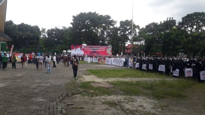 aksi_bela_islam_ratusan_umat_muslim_siantar_simalungun_turun_ke_jalan