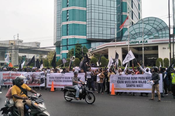 aksi_bela_palestina_di_medan_tuntut_amerika_tarik_dukungan_terhadap_israel