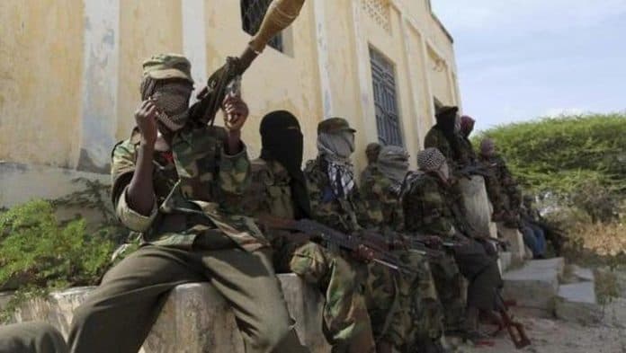 aksi_bom_bunuh_diri_kelompok_militan_al_shabaab_tewaskan_sedikitnya_20_tentara_somalia