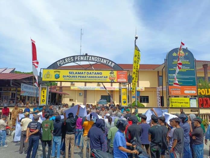 aksi_fs_akp_tuntut_4_poin_jika_tidak_digubris_akan_ke_polda_sumut