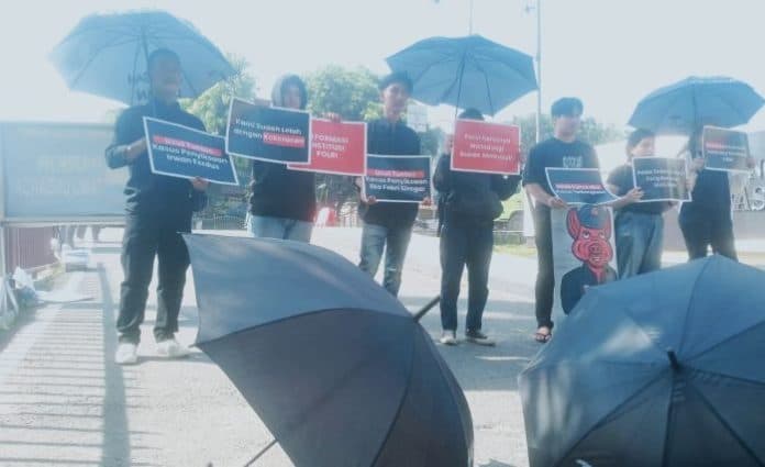 aksi_kamisan_medan_kontras_sumut_polisi_harusnya_melindungi_bukan_memukuli
