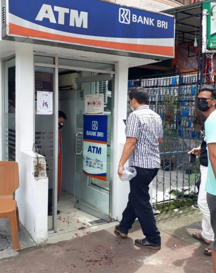 aksi_penikaman_seorang_wanita_di_atm_bri_siantar_hebohkan_warga