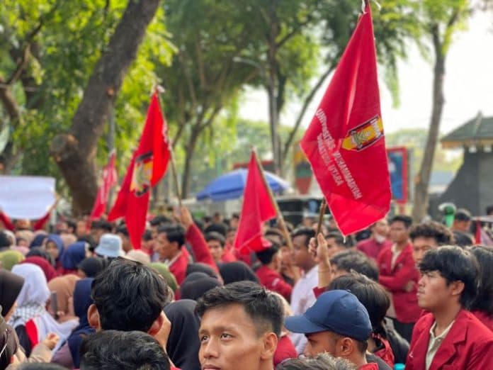 aksi_solidaritas_untuk_palestina_imm_desak_dprd_sumut_usir_konsulat_amerika_serikat
