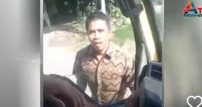 aksi_warga_hadang_mobil_truk_tanah_timbun_proyek_tol_viral_di_asahan