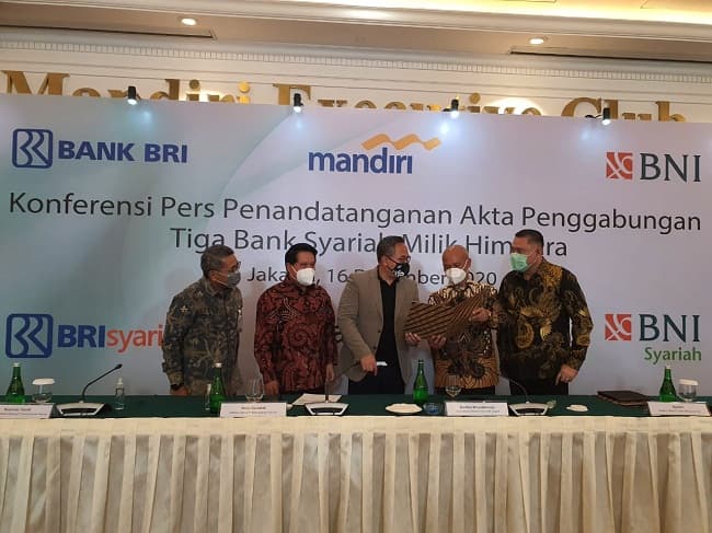 akta_merger_tiga_bank_syariah_resmi_ditandatangani