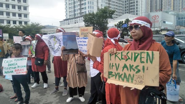 aktivis_lingkungan_di_medan_minta_presiden_baru_2024_peduli_krisis_iklim