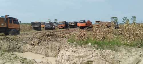 aktivitas_galian_c_di_batangkuis_bebas_beroperasi_tanpa_izin