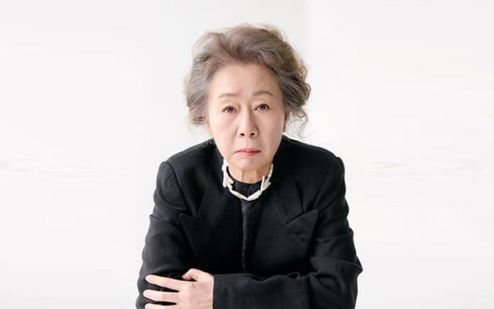 aktris_youn_yuh_jung_dikontrak_agensi_hollywood