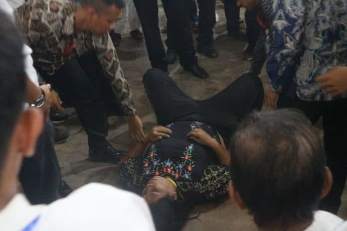 alasan_mau_minta_keadilan_seorang_wanita_nekat_menyiram_presiden_jokowi_di_medan