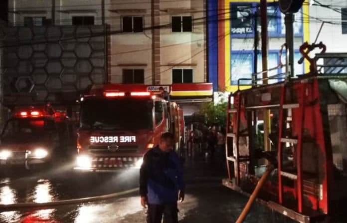alfamart_jalan_ahmad_yani_siantar_nyaris_hangus_terbakar_pemicunya_diduga_server_komputer