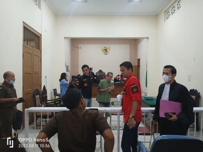 ali_ketat_terdakwa_pembunuh_steven_theodore_dituntut_14_tahun_penjara_di_pn_siantar