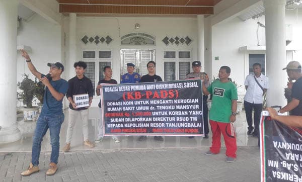aliansi_kb_pads_tanjung_balai_gelar_aksi_kumpul_koin_untuk_ganti_kerugian_rsud