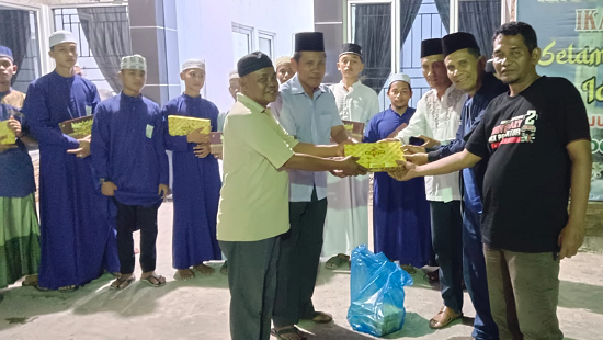 alumni_sma_muhammadiyah_i_medan_silaturahmi_dengan_santri_penghafal_al_quran