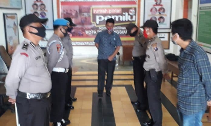 amankan_pendaftaran_bapaslon_polres_siantar_turunkan_70_personil
