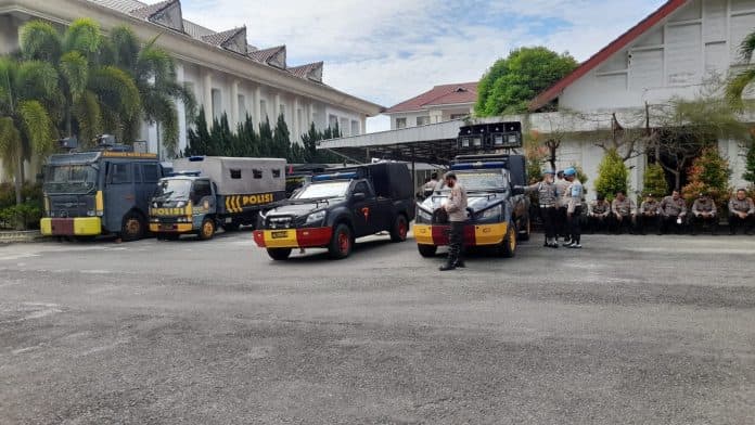 amankan_unjuk_rasa_polres_pematang_siantar_kerahkan_ratusan_personel_gabungan