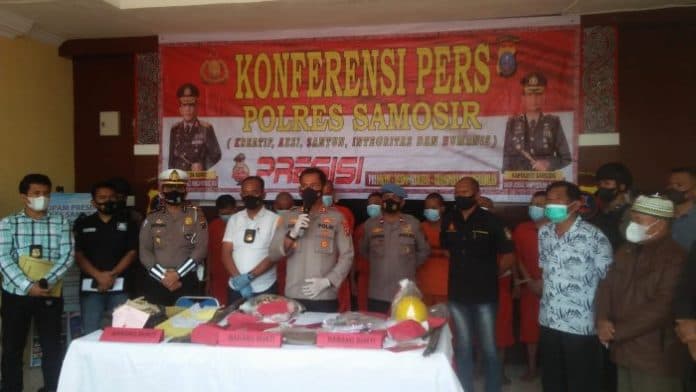 anak_penggal_kepala_ayah_ini_kata_kapolres_samosir