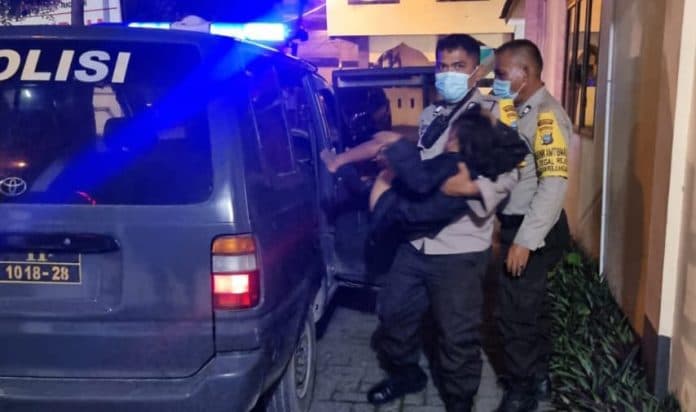 anak_usia_6_tahun_telantar_di_jalanan_ini_yang_dilakukan_polsek_medan_timur