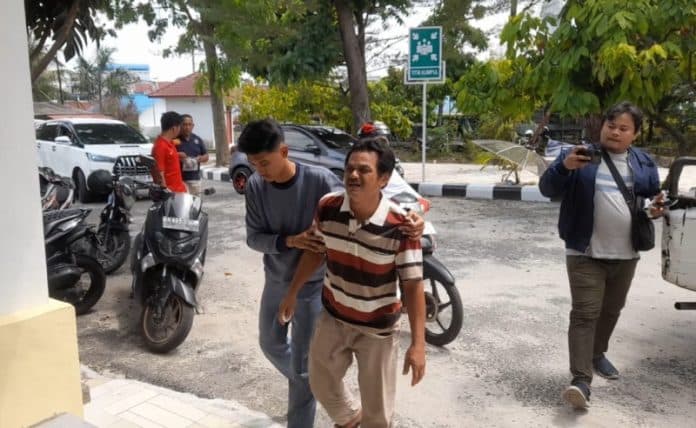 anaknya_tewas_dilindas_bus_eldivo_sepulang_sekolah_ayah_korban_cepat_kali_kau_pergi