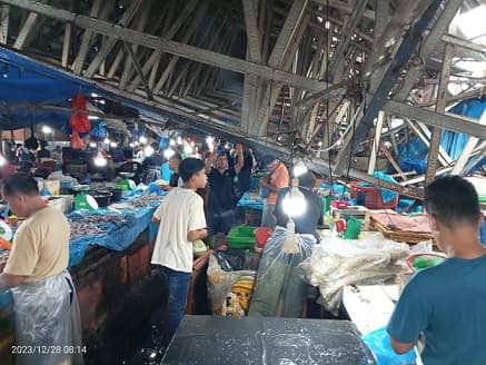 ancam_nyawa_pedagang_pd_phj_siantar_diminta_segera_perbaiki_pasar_yang_ambruk