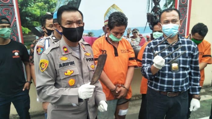 ancam_petugas_polsek_medan_timur_dengan_parang_tersangka_narkoba_diberi_hadiah