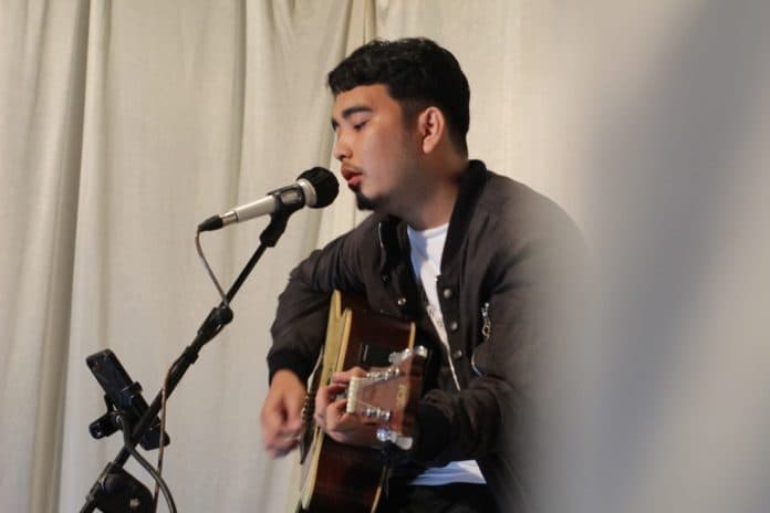 andra_daviansyah_aktualisasi_karya_lewat_lagu_hujan