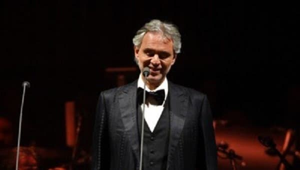 andrea_bocelli_akan_konser_paskah_di_katedral_duomo