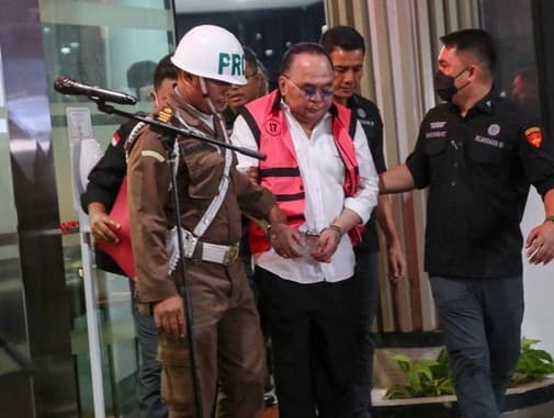 anggota_dpr_ri_fraksi_pdip_ditetapkan_tersangka_korupsi_pemalsuan_dokumen_tambang