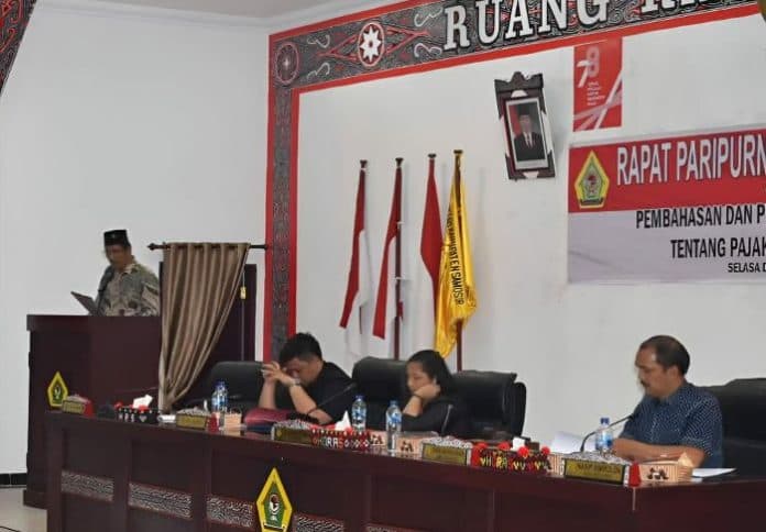 anggota_dprd_samosir_kritik_ucapan_bupati_soal_sirtunisasi