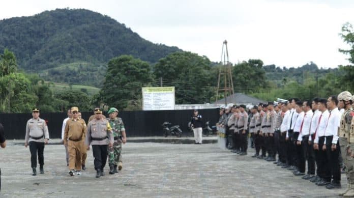 anggota_polres_pakpak_bharat_amankan_pilkada_serentak_diingatkan_jaga_kesehatan