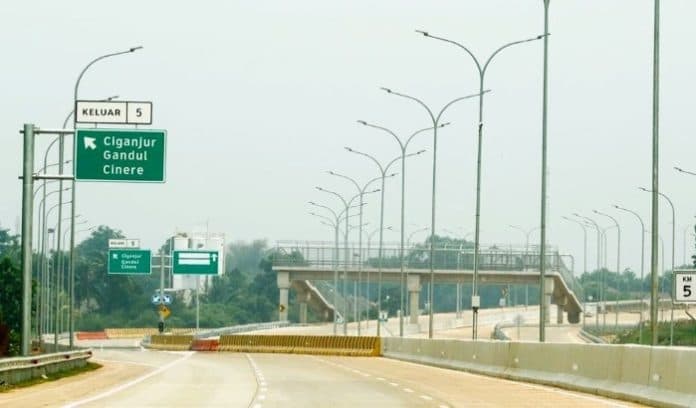 angka_rambu_penunjuk_jalan_di_tol_untuk_mencegah_tersasar