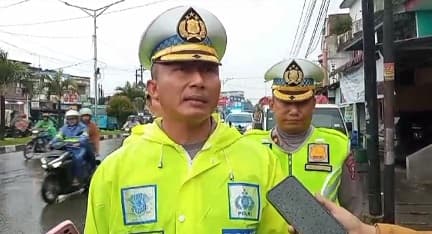angkutan_umum_yang_naik_turunkan_penumpang_di_sm_raja_medan_ditindak