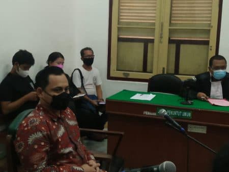 aniaya_istri_oknum_pejabat_bpn_sumut_dituntut_15_tahun_penjara