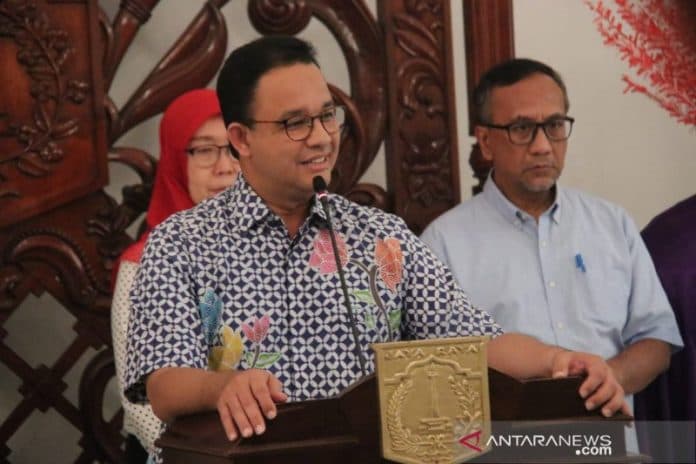 anies_minta_warga_jakarta_tunda_resepsi_pernikahan