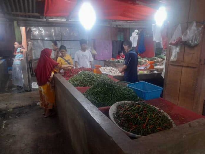 anomali_harga_cabai_di_pasar_dwikora_rawit_naik_merah_turun