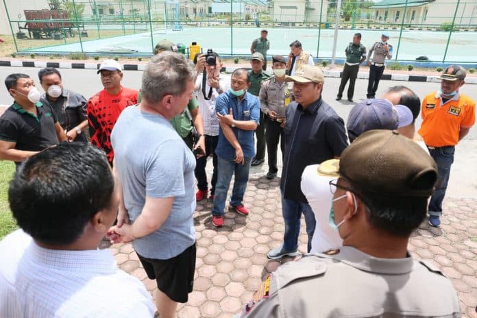 antisipasi_corona_bupati_taput_tinjau_perumahan_pt_sol_di_siarang_arang