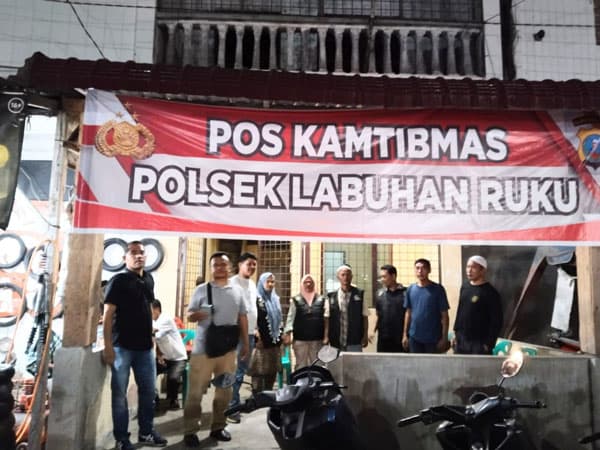 antisipasi_gangguan_kamtibmas_di_5_kecamatan_polsek_labuhan_ruku_tingkatkan_patroli