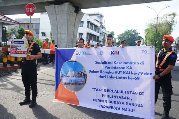 antisipasi_kecelakaan_di_perlintasan_kai_divre_i_sumut_dan_polrestabes_medan_sosialisasi