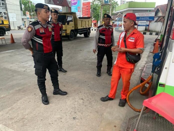 antisipasi_kecurangan_isi_bbm_jelang_mudik_lebaran_polres_sibolga_patroli_ke_spbu