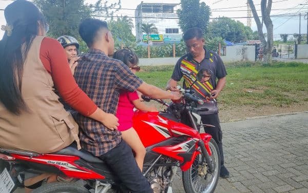 antisipasi_kehilangan_kendaraan_roda_dua_wajib_tunjukkan_stnk_di_parkiran_taman_cadika