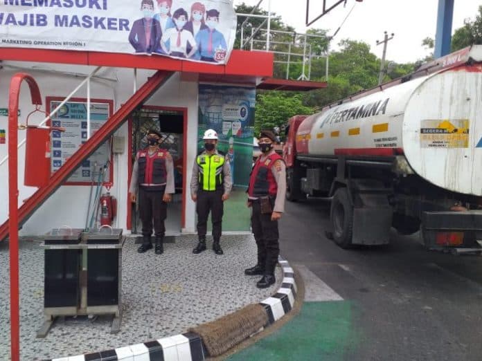antisipasi_kelangkaan_solar_di_siantar_polisi_dan_pengusaha_spbu_lakukan_hal_ini