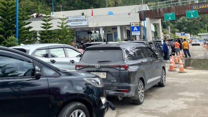 antisipasi_kepadatan_pengelola_kapal_penyebarangan_danau_toba_diminta_percepat_pelayaran