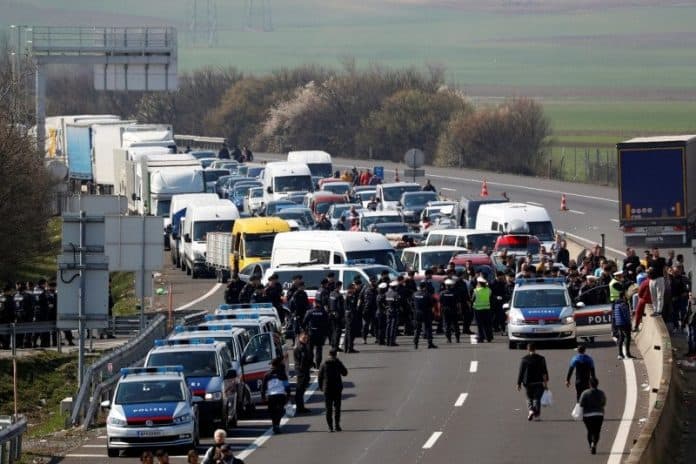 antisipasi_korona_negara_bagian_tyrol_di_austria_lockdown