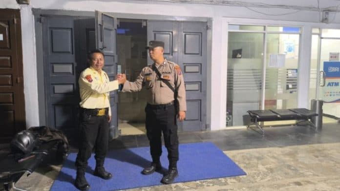 antisipasi_kriminalitas_personel_polsek_silaen_gencarkan_patroli_malam