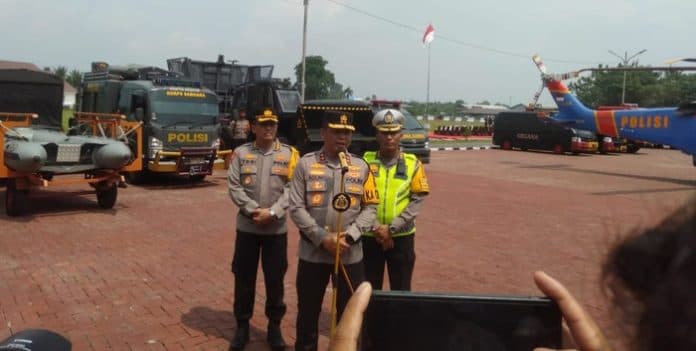 antisipasi_longsor_selama_mudik_polda_sumut_siagakan_goldoser_dan_helikopter