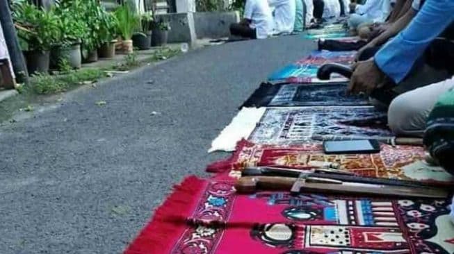 antisipasi_pembubaran_salat_idul_fitri_bawa_parang