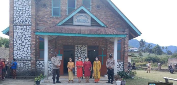 antisipasi_penyebaran_covid_di_toba_jemaat_yang_beribadah_tak_boleh_lebih_50_persen_dari_kapasitas_ruangan